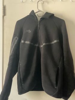 Black nike tech