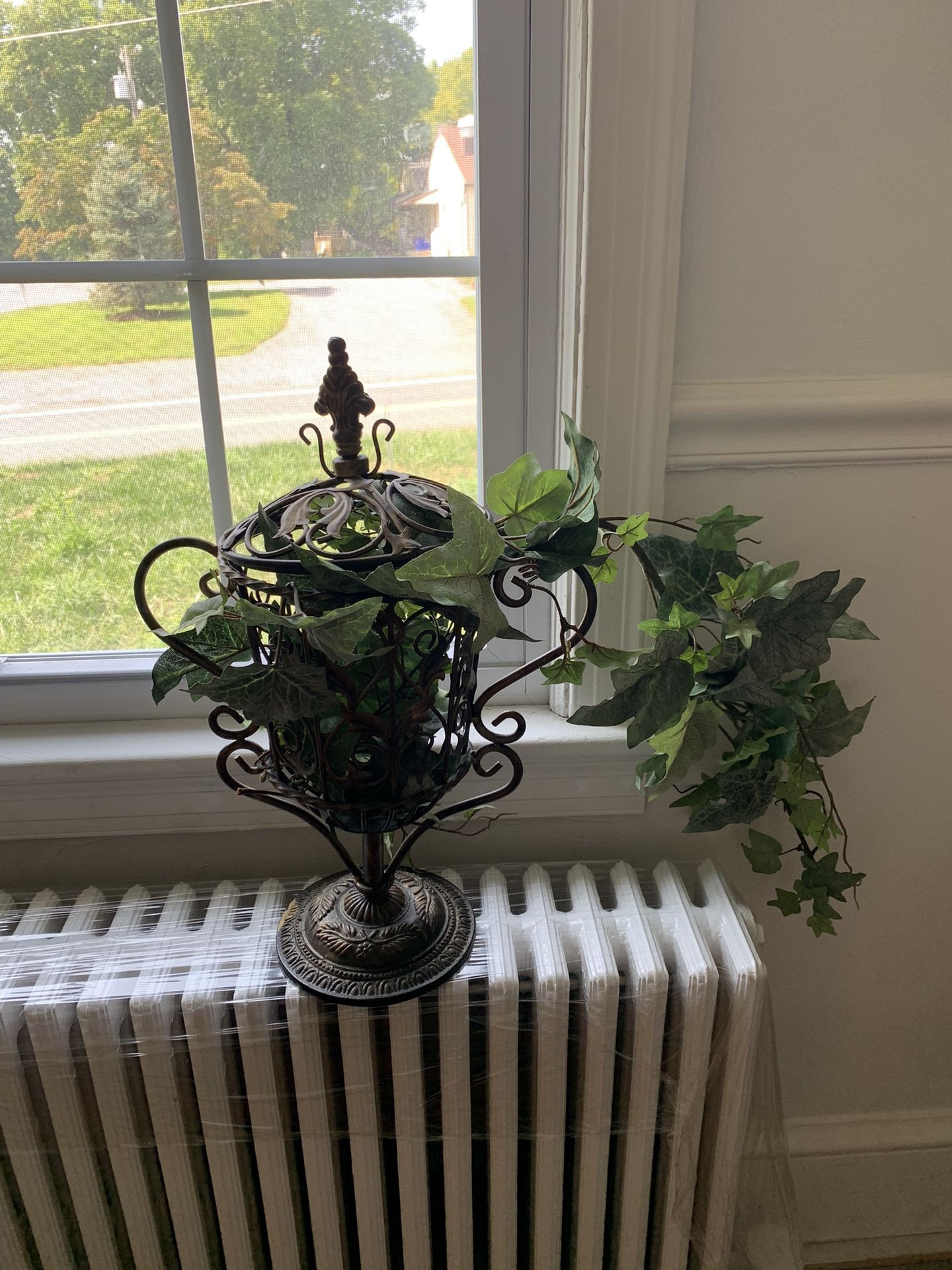 Vintage Heavy Metal Candle Holder, Decorative Plant Holder 
