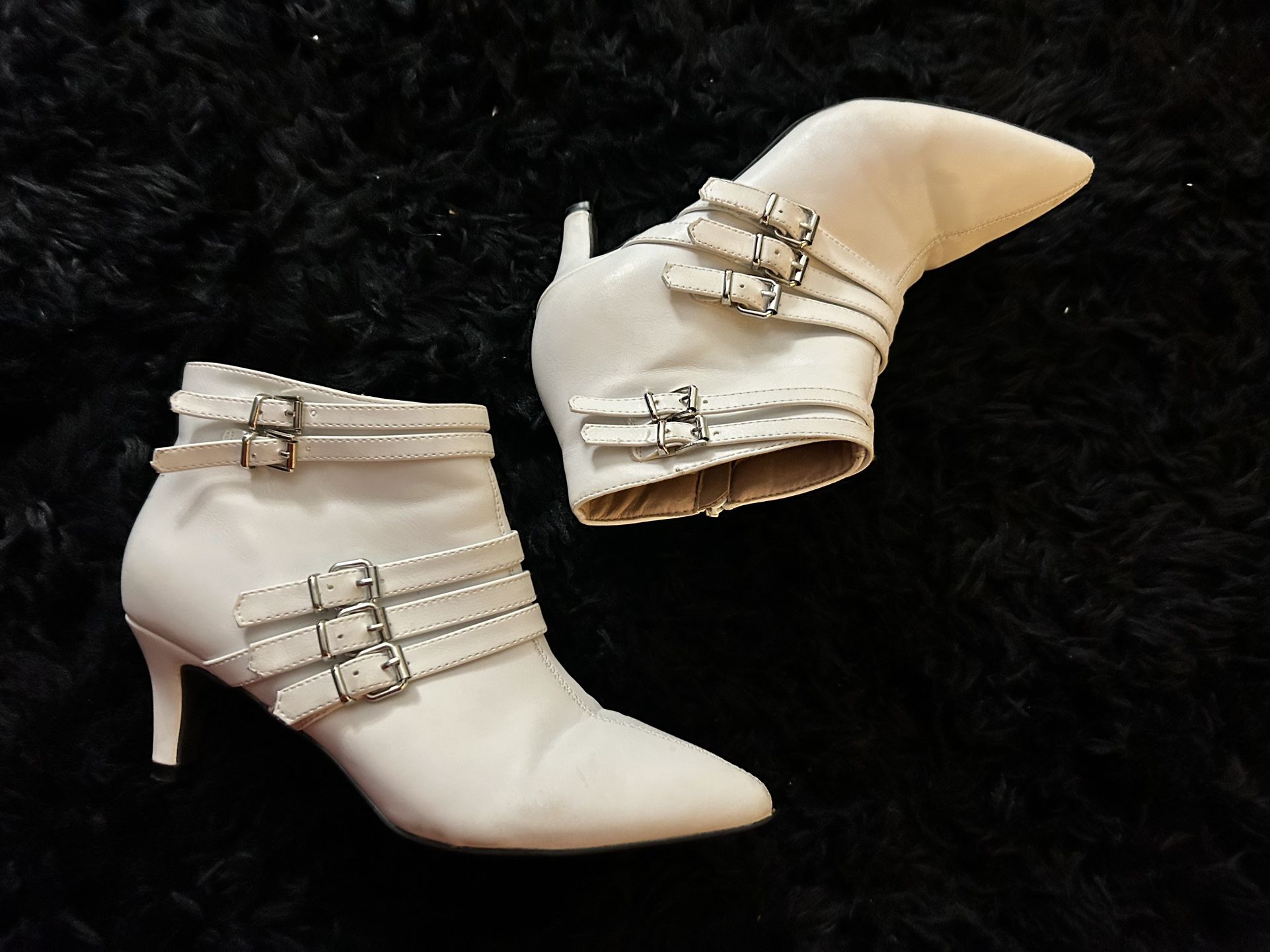 Sophia Taylor White Ankle Boots