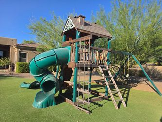 Gorilla - 2 slide - Playground
