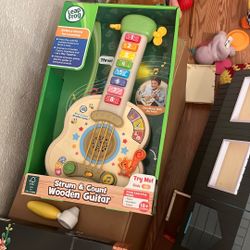 Strum & Count Wooden guitar By leapfrog