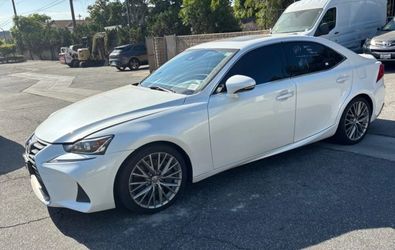 2017 Lexus IS