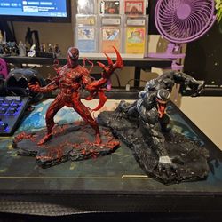 Venom And Carnage Statues