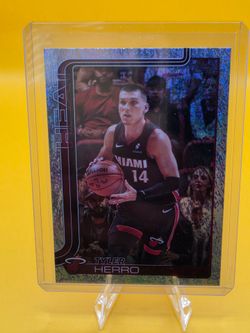 Tyler Herro 2025 Topps #73 Silver Sandglitter Foil Heat