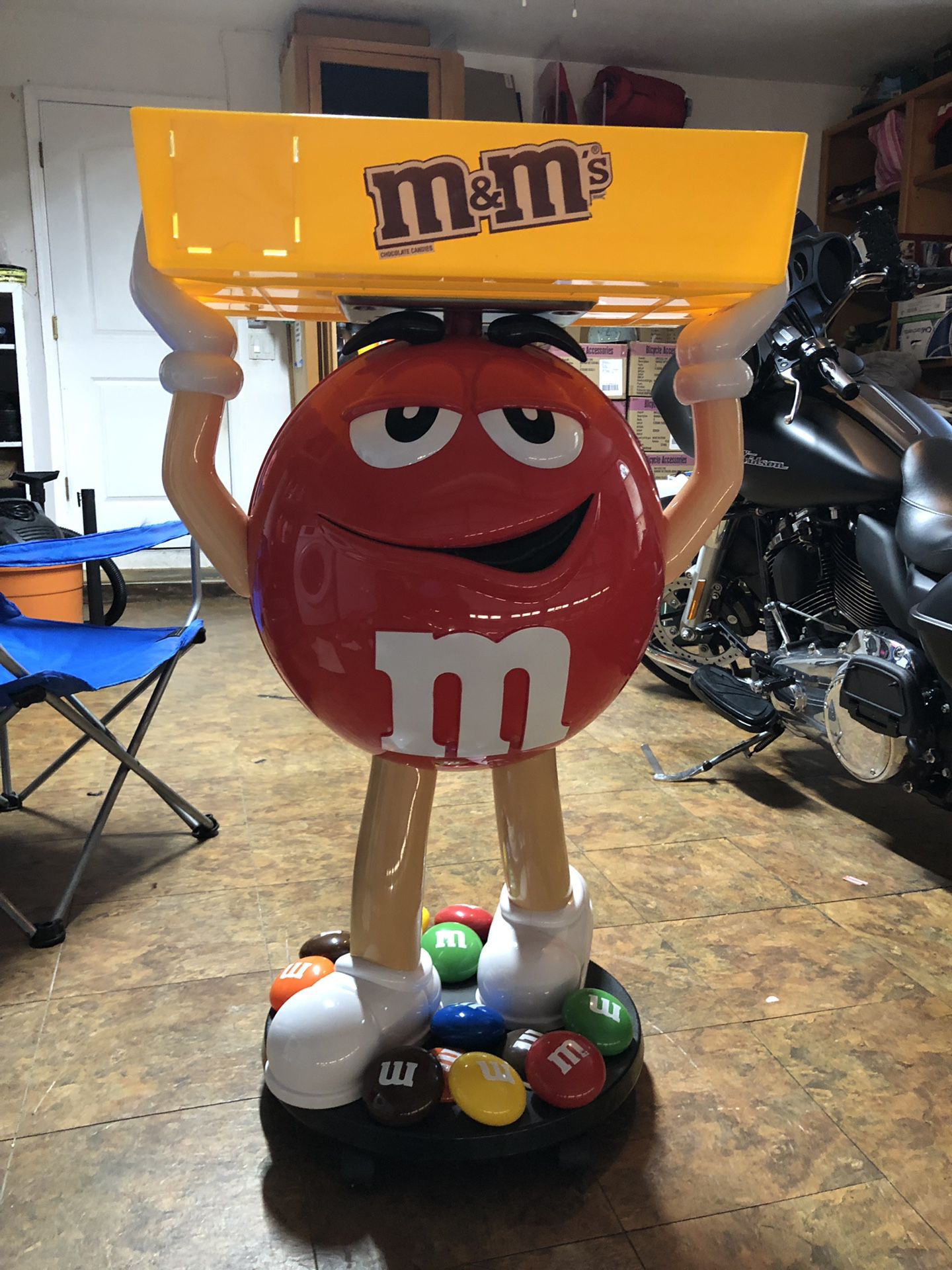 Retail Store Cartoon M&M Decoration Ornament Candy Store Display
