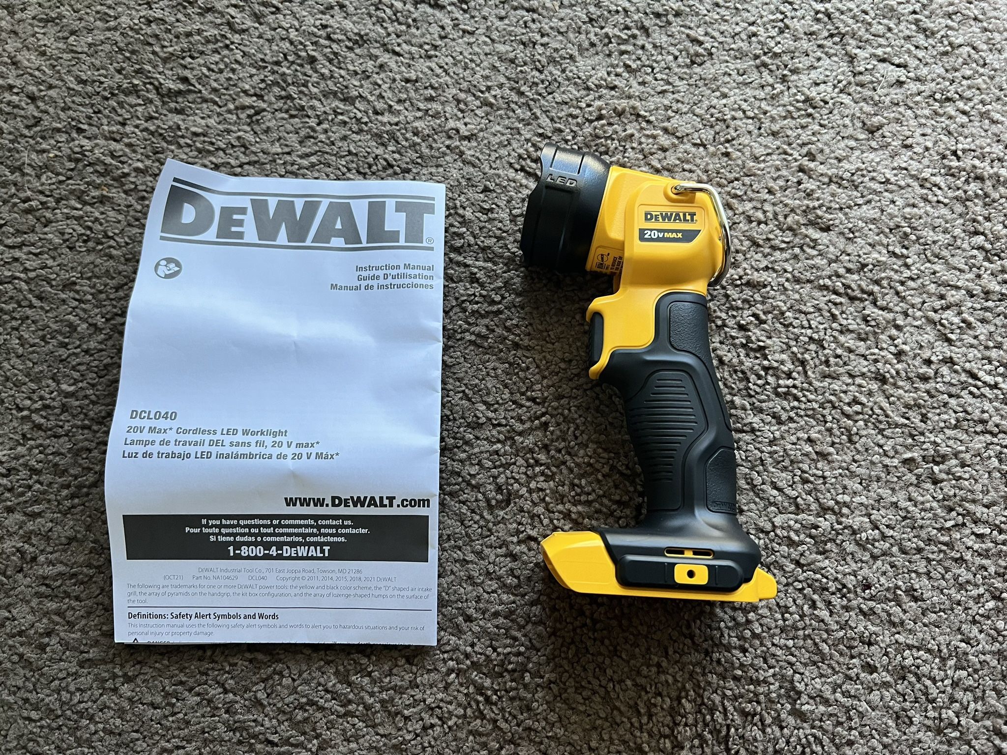 Dewalt LED Work Light / Flashlight (DCL040) 20V MAX (Brand New Tool Only)