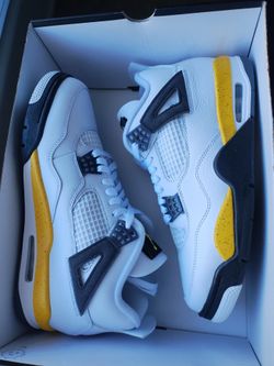 Jordan 4s