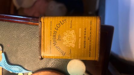 Antique metal Philip Morris metal tin