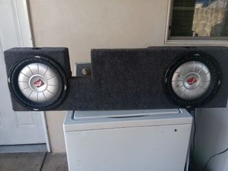 Kicker CVT Twelves For Trucks  center Console