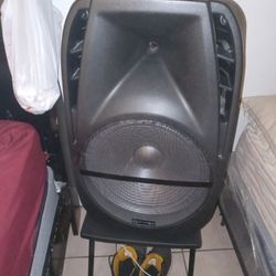 Speaker On Sale Good Condition 