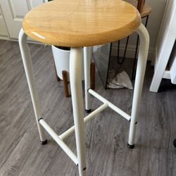 Wooden Counter Top Height Bar Stool Seat Or Stool For Plants 