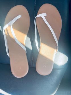 Like new LC Lauren Conrad flip flops size 6.5
