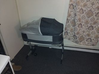 Portable Bassinet With Bug Net And Storage 