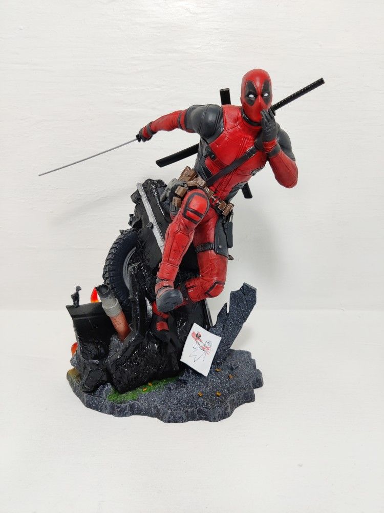 Marvel Deadpool Diamond Select PVC DIORAMA 2020 Walmart Exclusive Statue NEW
