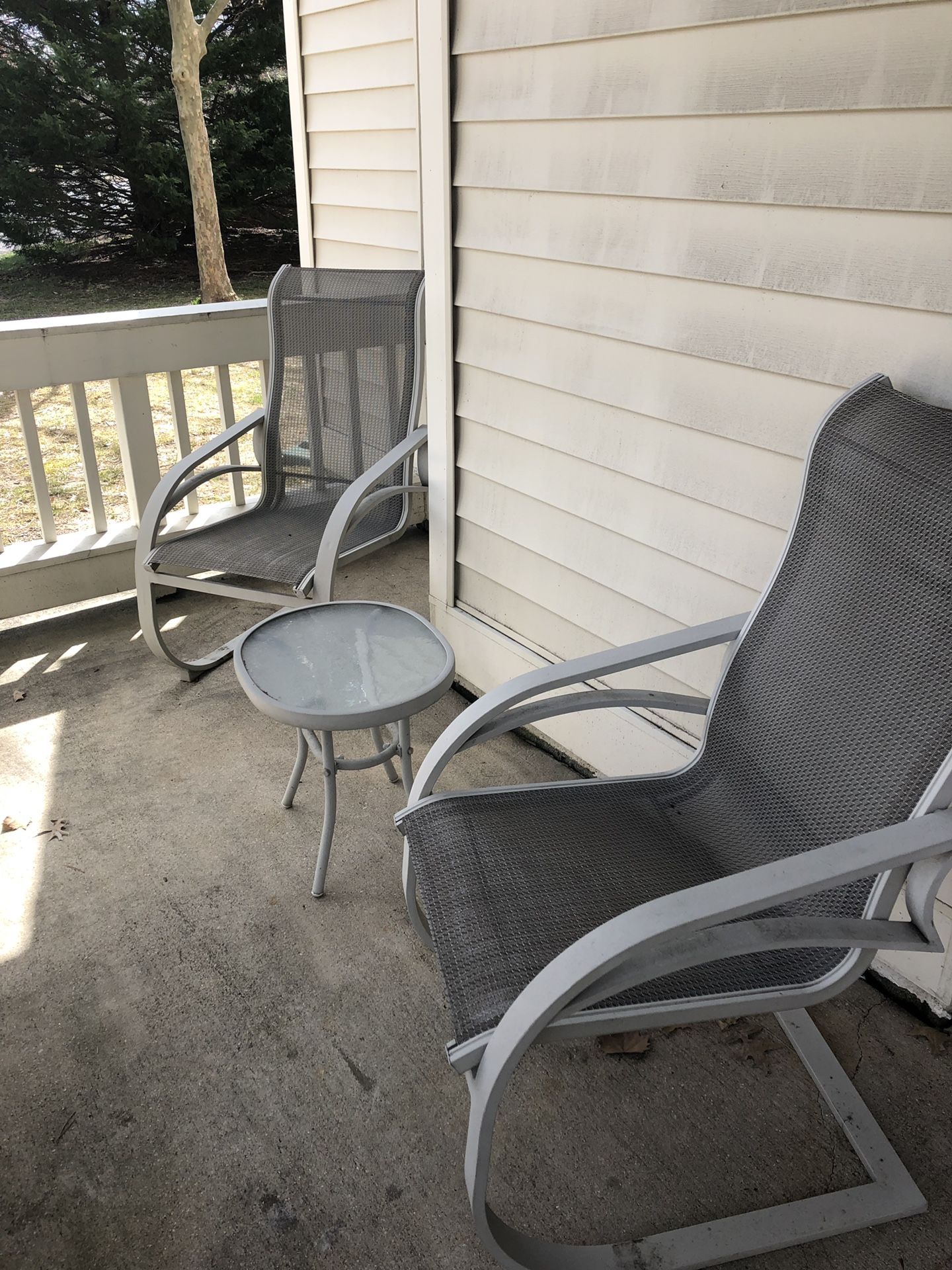 PATIO FURNITURE SET- In time for the Spring!