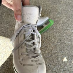 Jackson Mystique Ice Skates- Girls Size 5.5 C