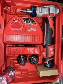 Milwaukee 2432-22 M12 Cordless ProPEX Expansion Tool Kit/NEW/NUEVO