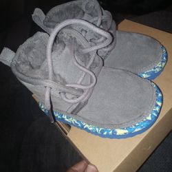 Uggs 7c