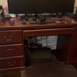 Desk & Filing Cabinet 