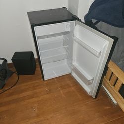 Hisense Mini Fridge