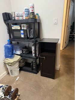Shelves/cabinet with lock