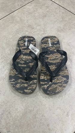 Old Navy Boy’s Camouflage Flip Flop Sandals, Size 1-2