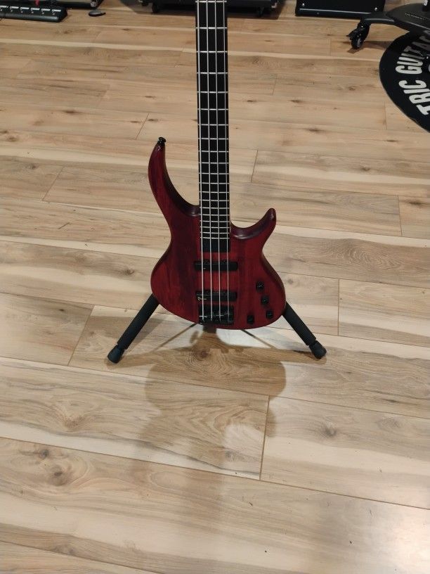 Tobias Bass Guitar