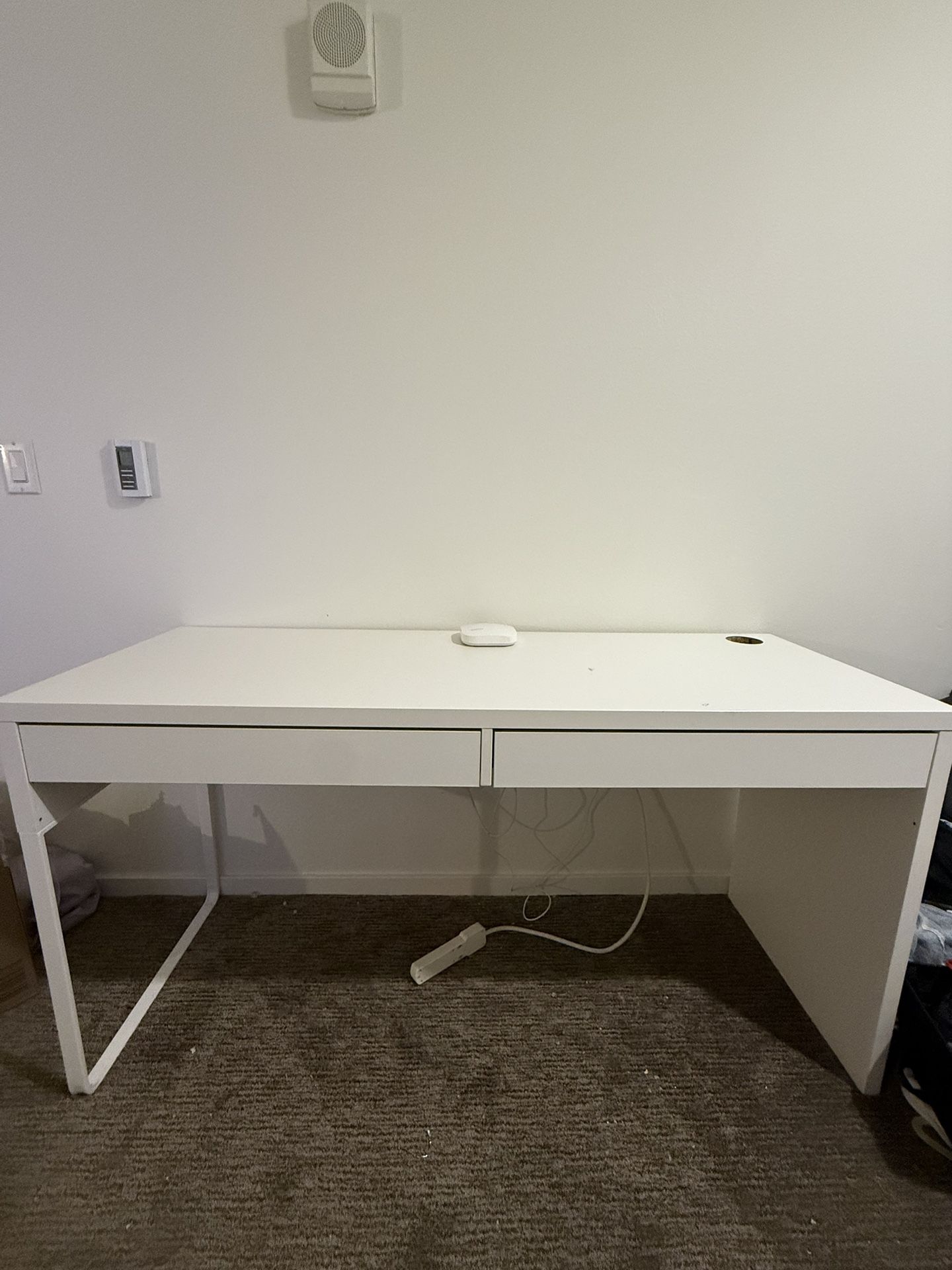IKEA White Micke Desk