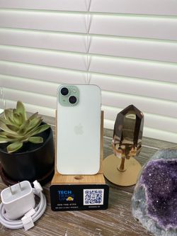 iPhone 15 128 GB Green Unlocked Good Condition