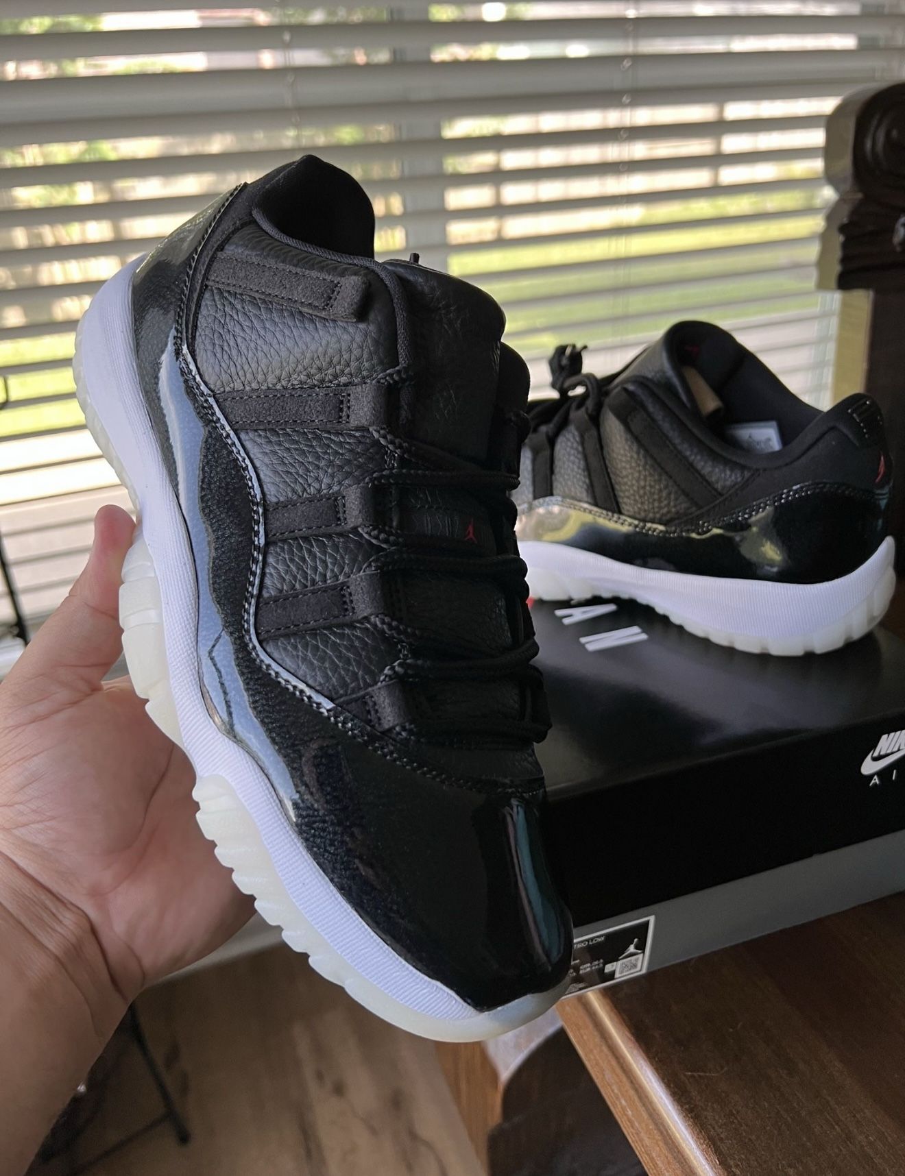 Jordan 11 Low (72-10)