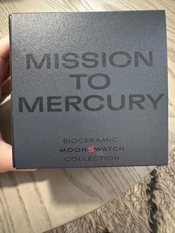 Moonswatch . Omega/Swatch missions collectible edition.