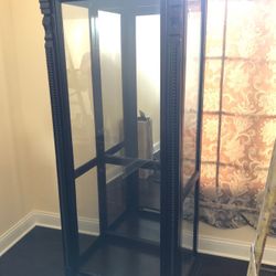 Decorative display cabinet
