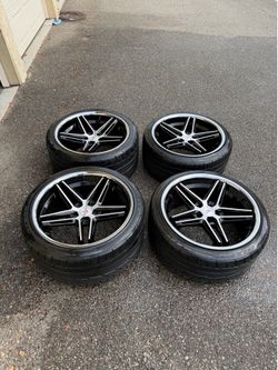 Set of 4 Ford Mustang Ferrada Wheels CM1 Black Machined with Chrome Lip Rims & Nitto NT555G2 Tires