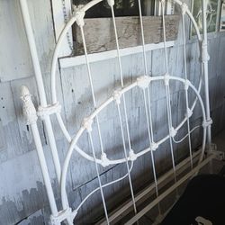 Date Is 1890 'S  Full Size Cast Iron Wedding Ring Bed Frame