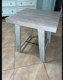 Two Rustic/farmhouse/whitewash Side Coffee Tables 
