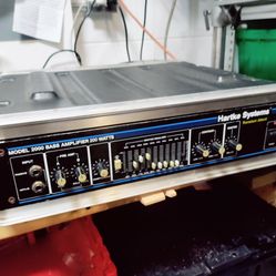 HARTKE 2000 Bass Amplifier + Road Case
