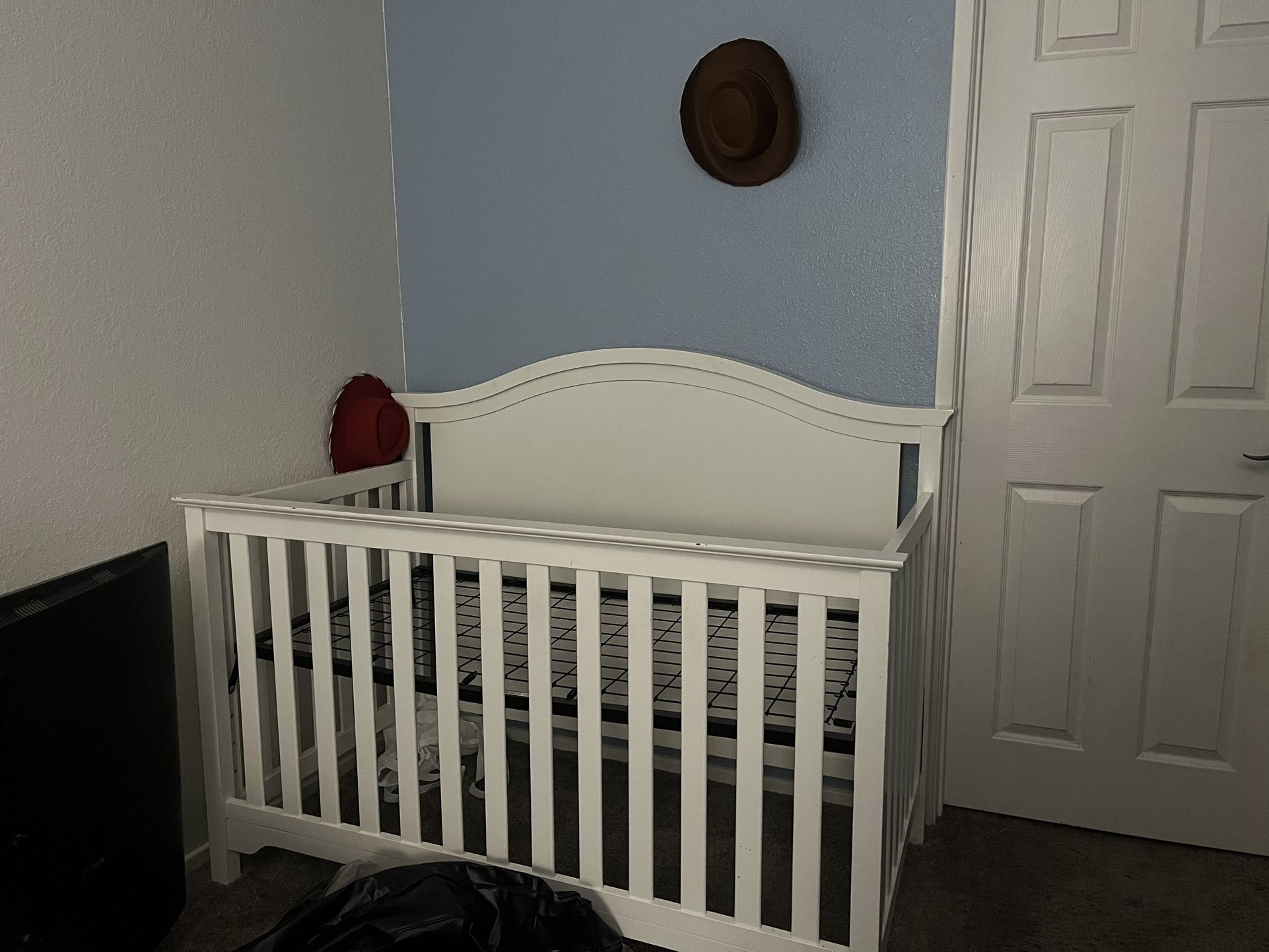 Baby Crib Lightly Used $30