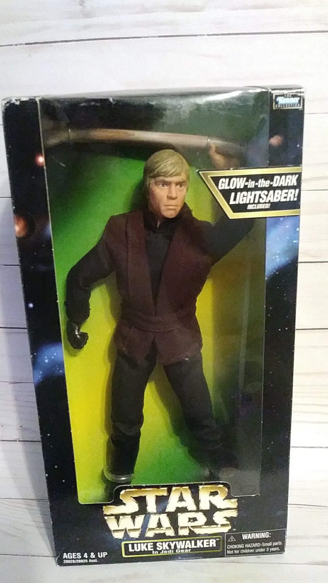 Star Wars Action Collection Luke Skywalker Jedi Gear Glow In Dark  Lightsaber 12 Figure