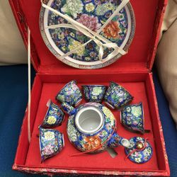 VINTAGE CHINESE MINIATURE TEA SET WITH TRAY HAND PAINTED IN A RED SILK BOX 