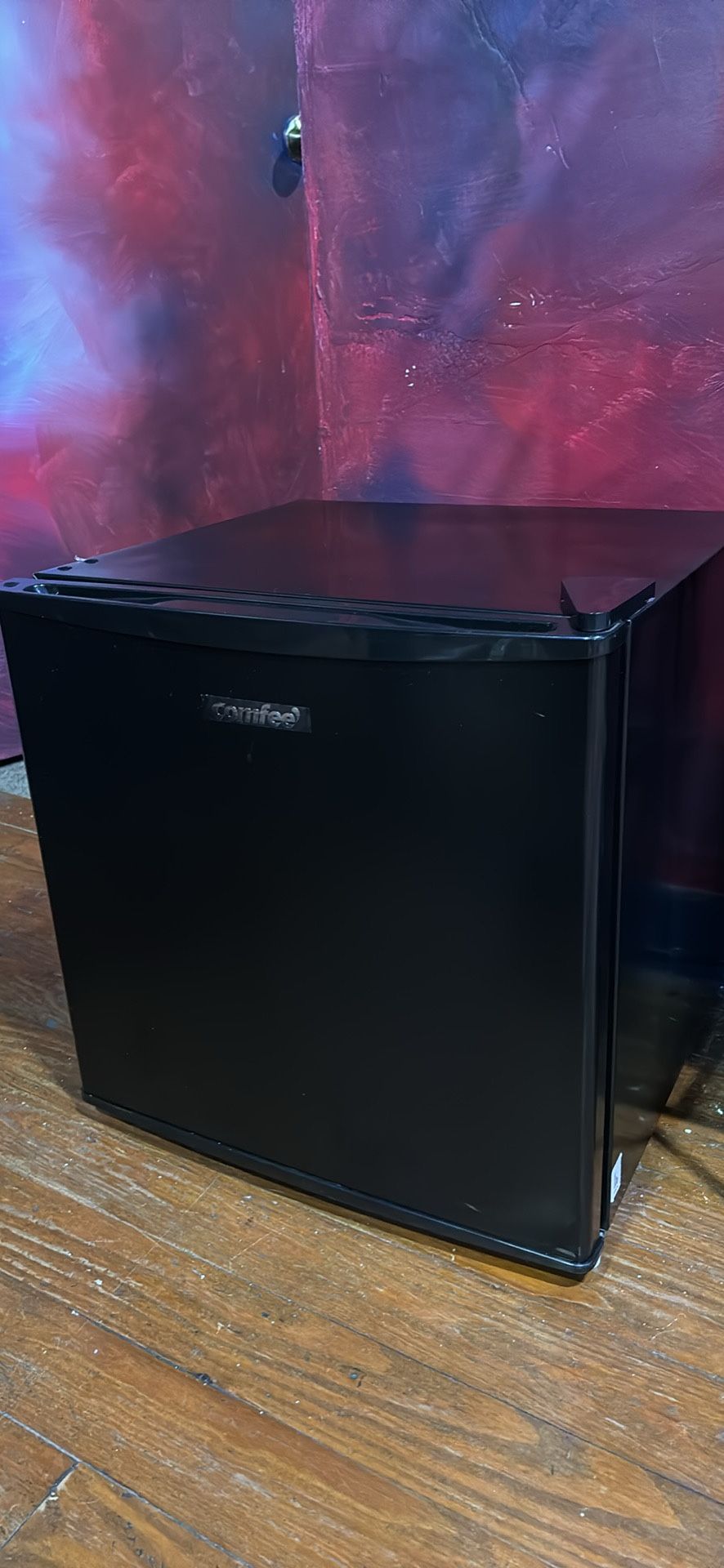 black mini fridge