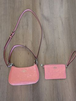 Coach Teri Shoulder Bag In Signature Leather With Heart Charm