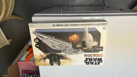 Brand new Star Wars Mandalorian boba ferry imperial light cruiser set