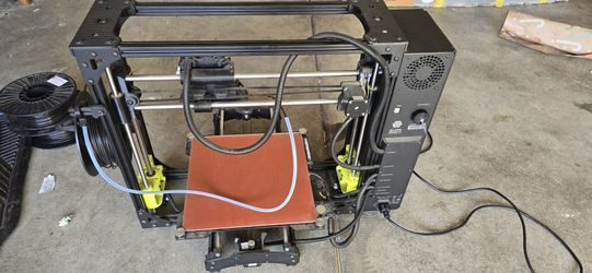 Lulzbot TAZ 6 3D Printer With 3 Spools Of Element
