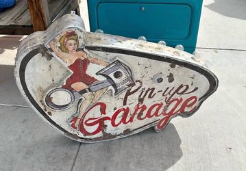Vintage Pin-Up Garage Marquee Lighted Sign Rustic Industrial Retro Rockabilly 👀