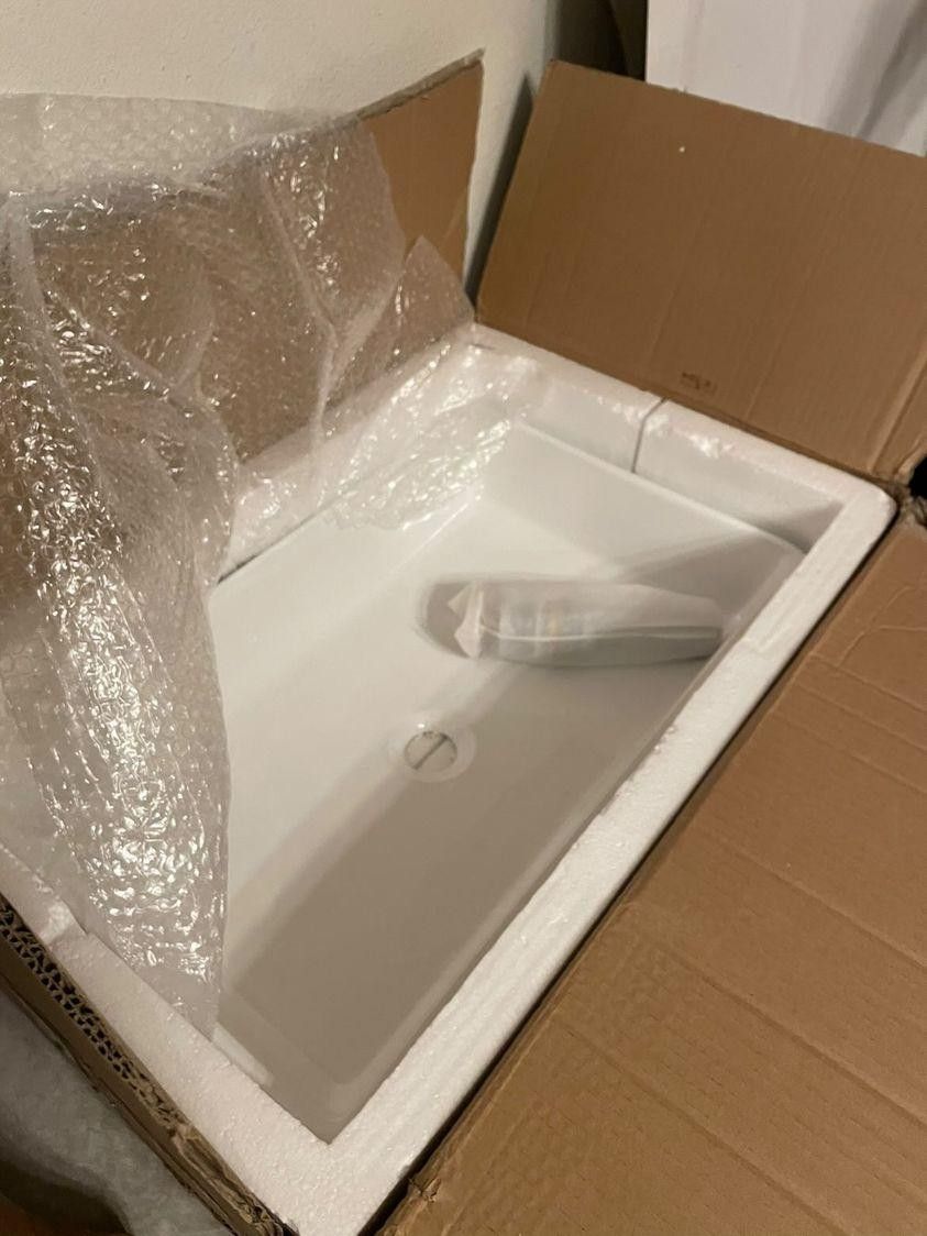 New Ceramic Bathroom Sink