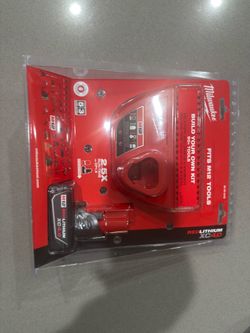 Milwaukee M12 RedLithium XC4.0 Battery and Charger Starter