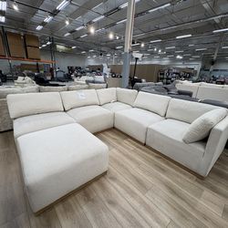 Costco open box Henderson 6pc modular sectional