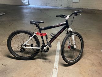 Serious buyers only. genesis v2100 mountain bike 27.5” for adult needs chain replacement