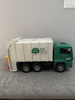 Burder MAN 2002 Rear-Loading Garbage Truck