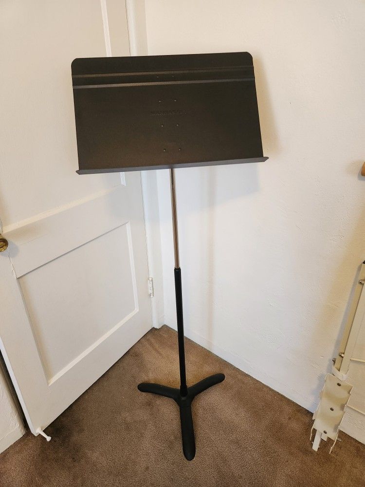 Manhassset Music Stand